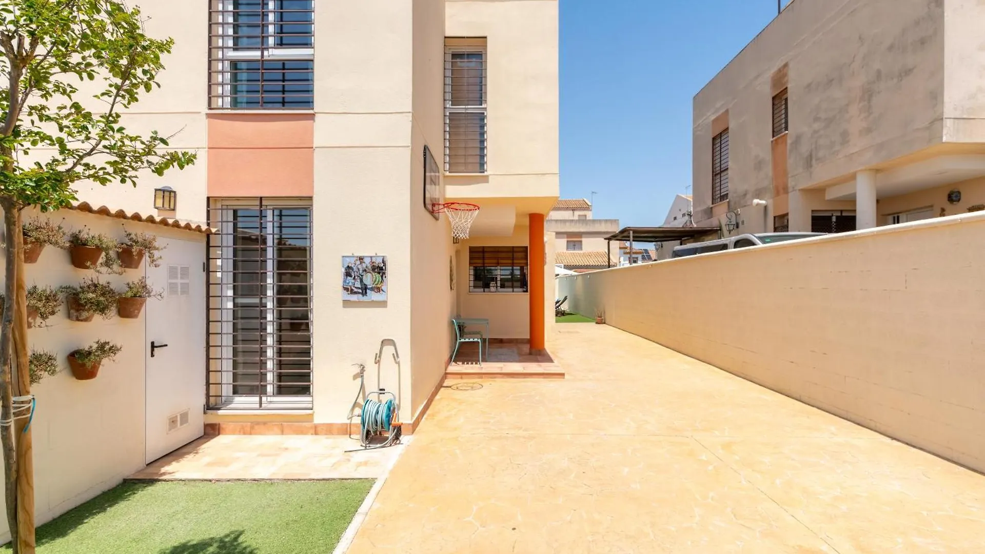 Chalet Seville, Pool, Parking Gines España