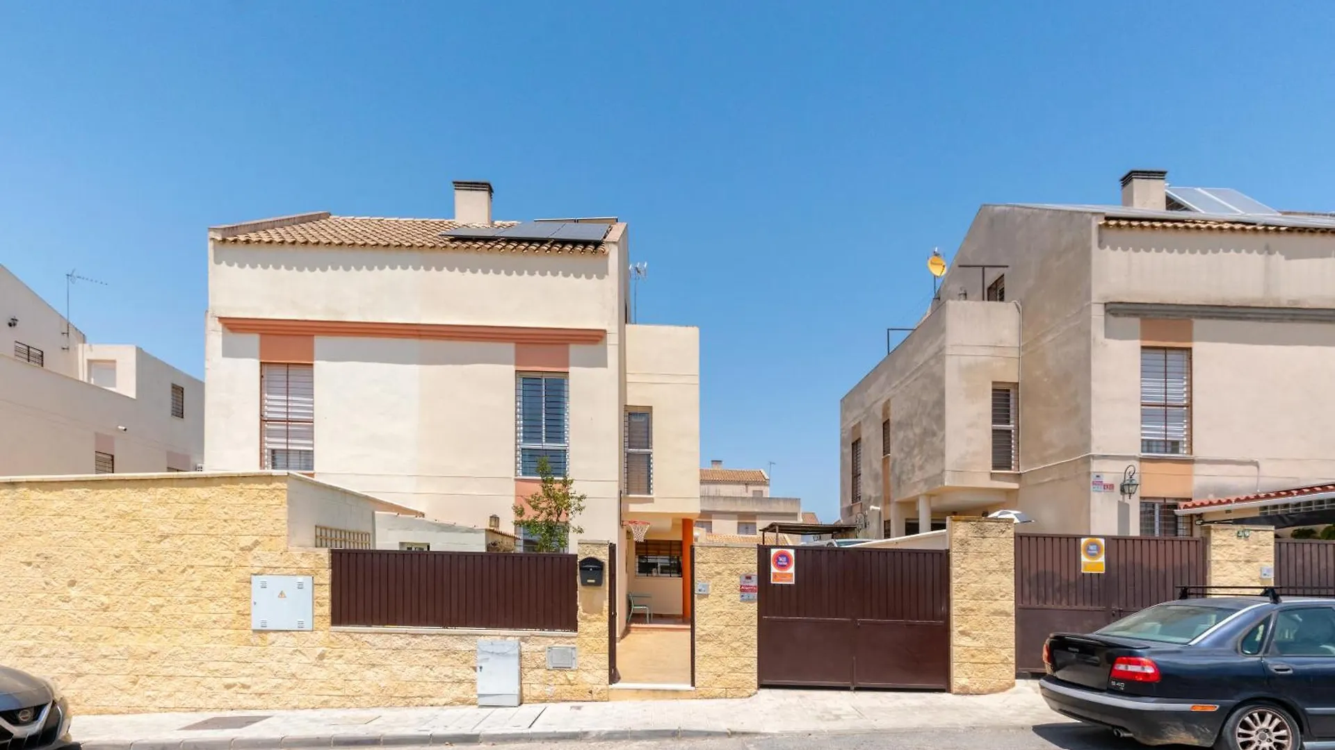 Chalet Seville, Pool, Parking Gines España