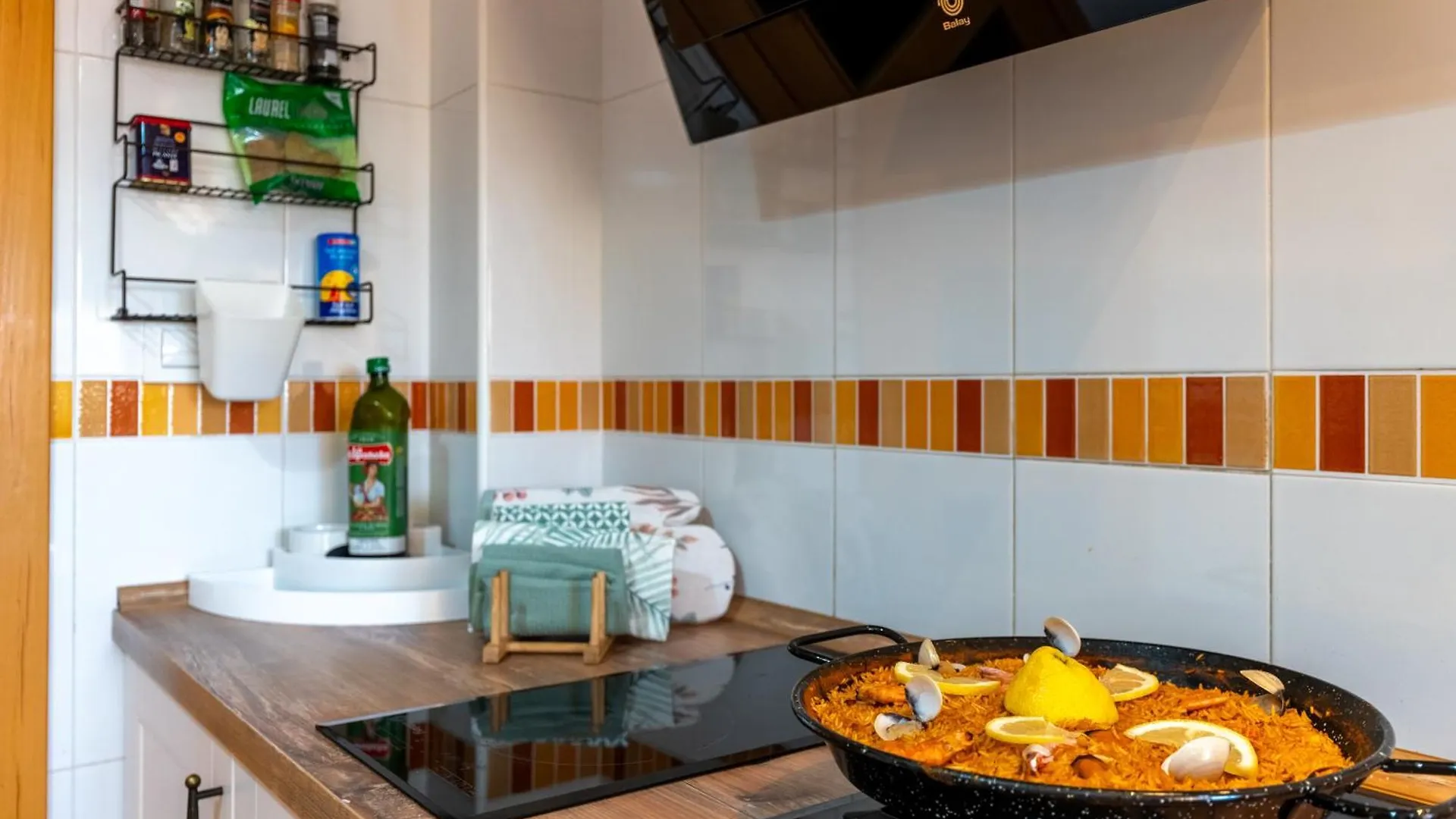Chalet Seville, Pool, Parking Ginés 度假居
