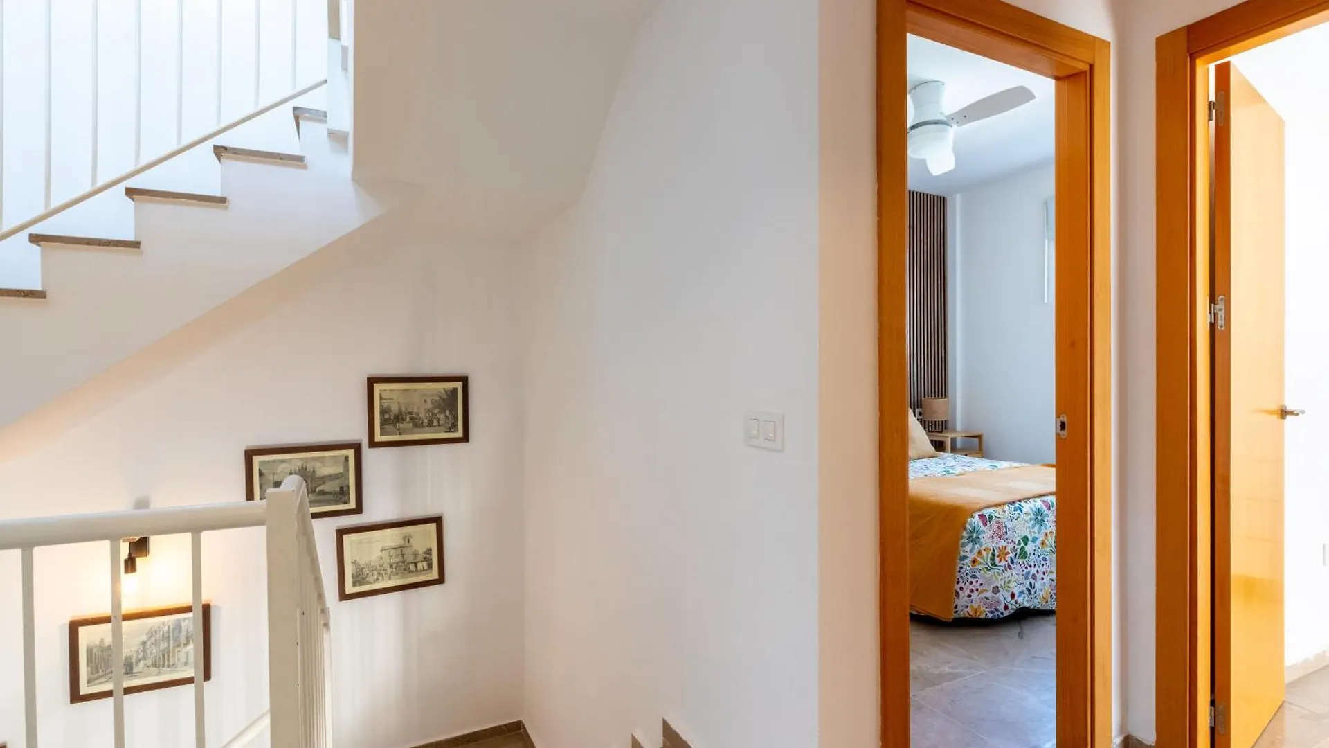 Chalet Seville, Pool, Parking Ginés 度假居